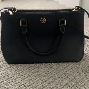 🖤Black with Gold hardware Tory Burch triple compartment tote bag